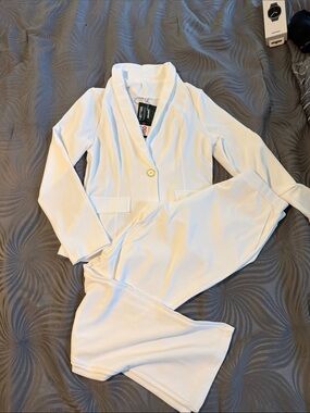 NWT White Women's Lounge Blazer and Pants Set